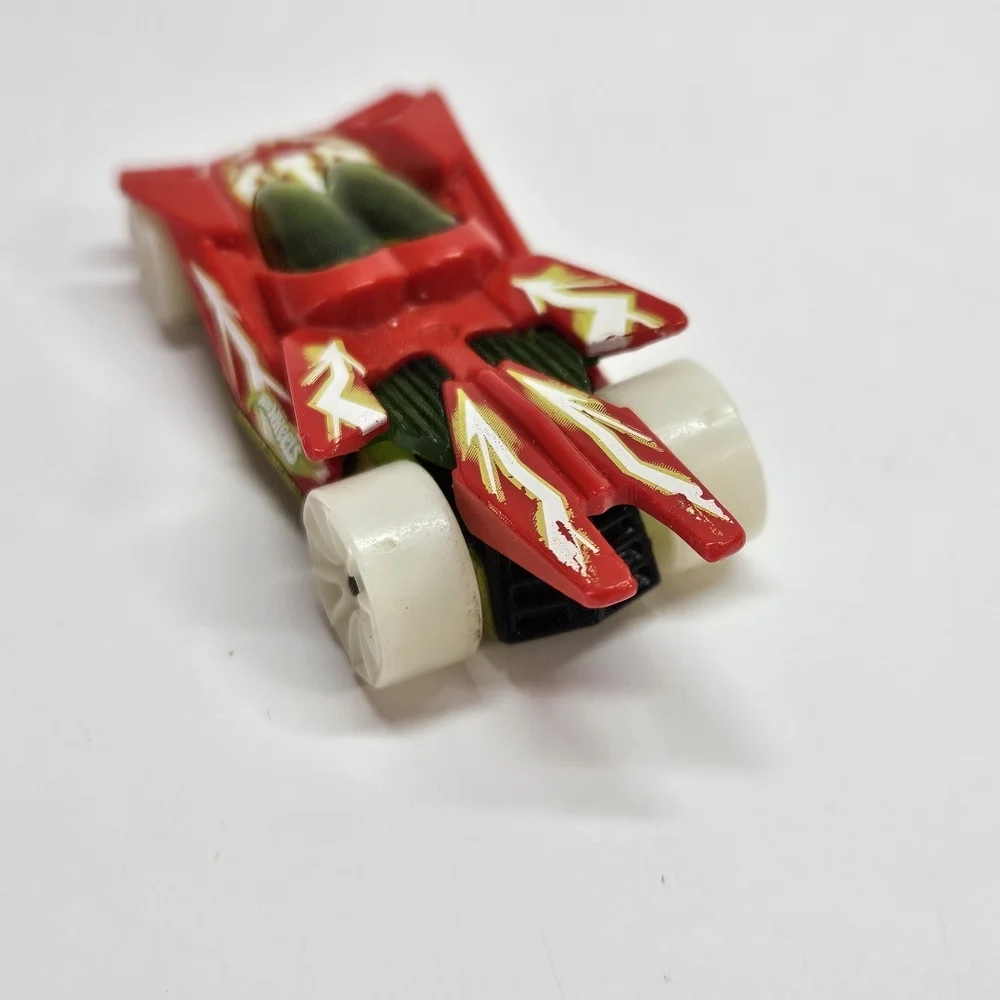 Hot Wheels HW Glow Wheels RD-02 Red Green Diecast Car 2017 1:64